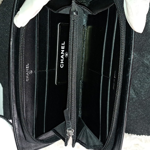 CHANEL Patent Trousse Maquil Clutch Wallet Black Like New - Picture 13 of 17